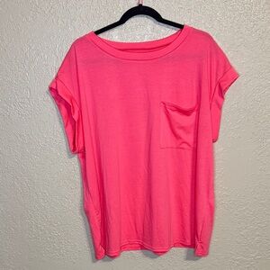 Women’s Short Sleeve Pocket Tee - Hot Pink